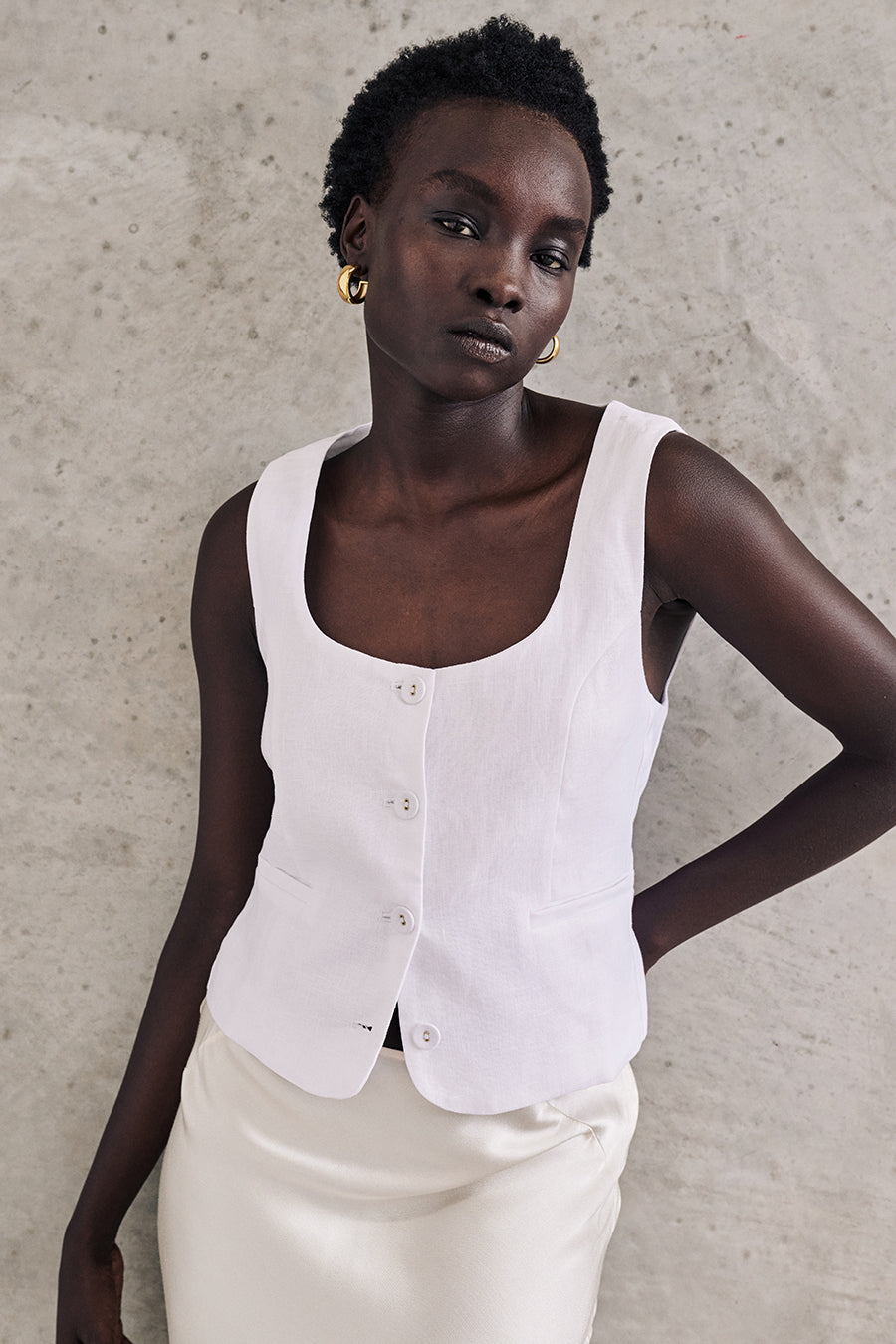 OSCAR WHITE SCOOP NECK LINEN VEST Clothing DISSH Boutiques 14 WHITE