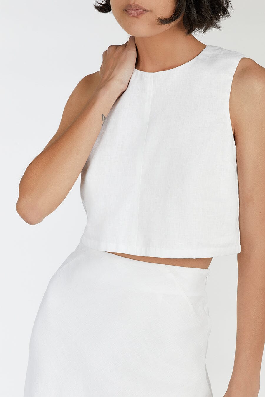 MONICA WHITE SCOOP LINEN CROP TOP