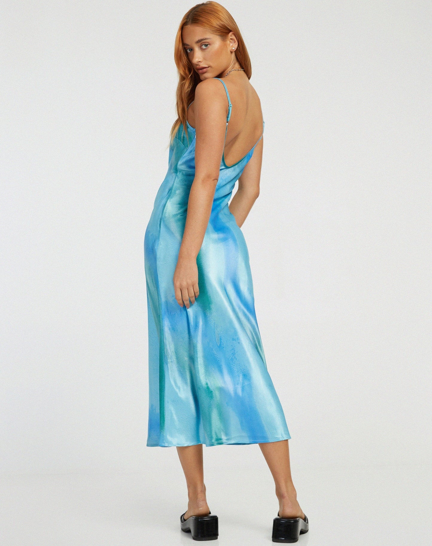 Juvina Midi Dress in Satin Watercolour Tosca