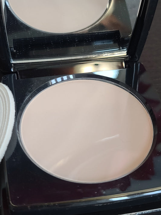 Bobbi Brown Sheer Finish Pressed Powder